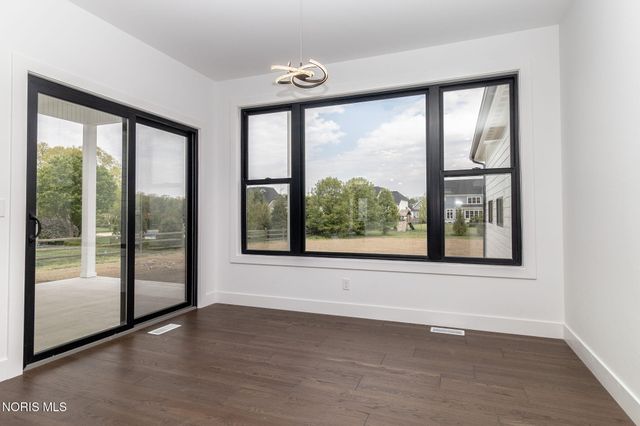 3760 Turtle Creek Drive, Perrysburg, OH 43551