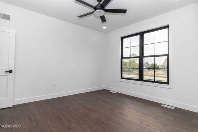 3760 Turtle Creek Drive, Perrysburg, OH 43551