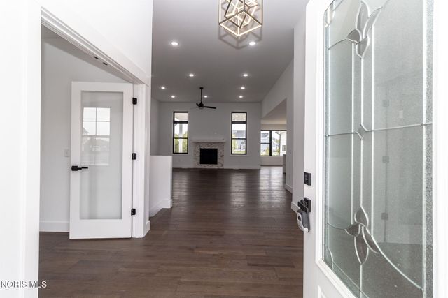 3760 Turtle Creek Drive, Perrysburg, OH 43551