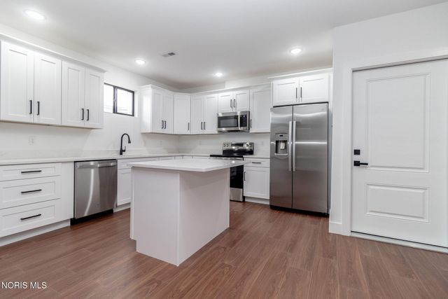 3760 Turtle Creek Drive, Perrysburg, OH 43551