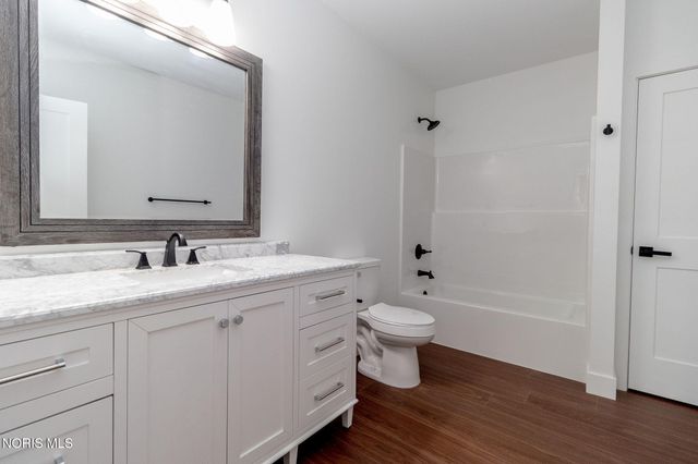 3760 Turtle Creek Drive, Perrysburg, OH 43551