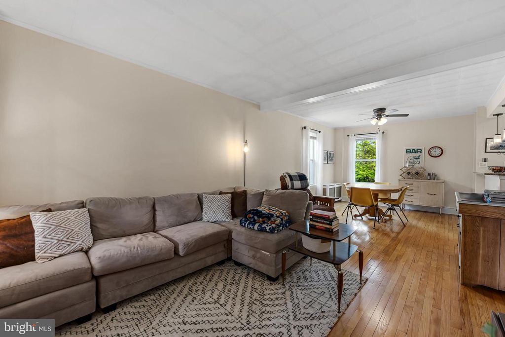 Image 10 of property listing at 5503 FAIR OAKS AVE, Baltimore, MD 21214