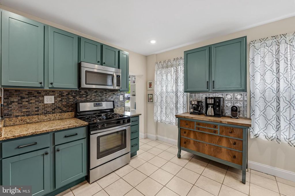 Image 13 of property listing at 5503 FAIR OAKS AVE, Baltimore, MD 21214