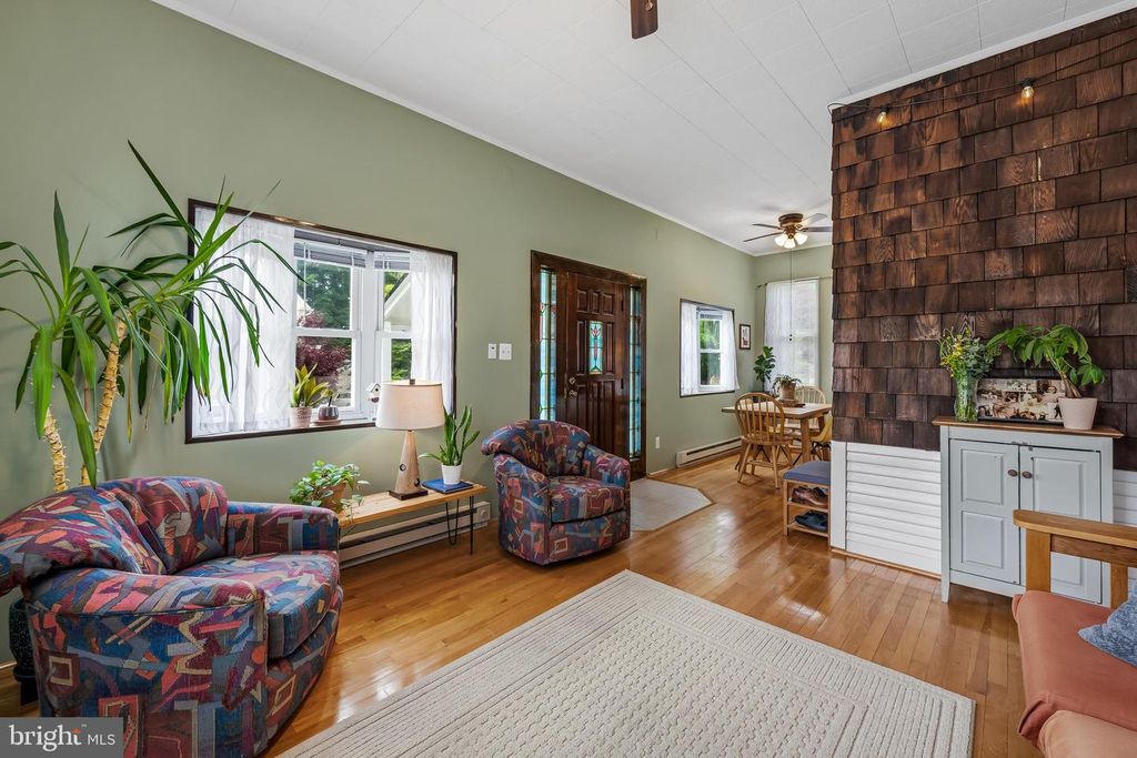 Image 3 of property listing at 5503 FAIR OAKS AVE, Baltimore, MD 21214