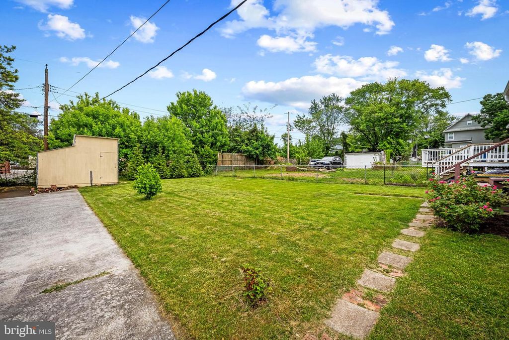 Image 31 of property listing at 5503 FAIR OAKS AVE, Baltimore, MD 21214