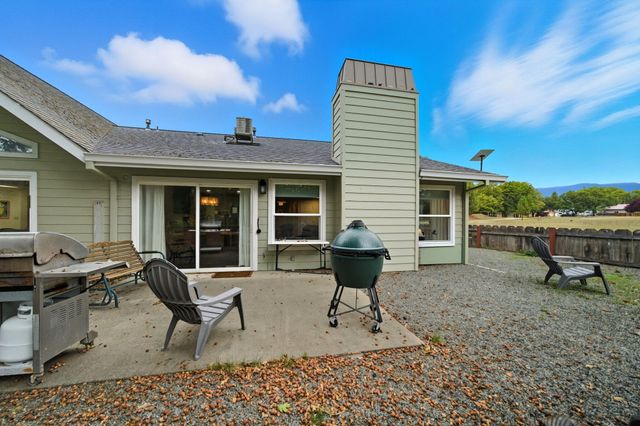 331 Fairway Drive, Weaverville, CA 96093