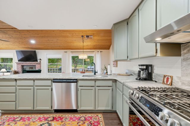 331 Fairway Drive, Weaverville, CA 96093