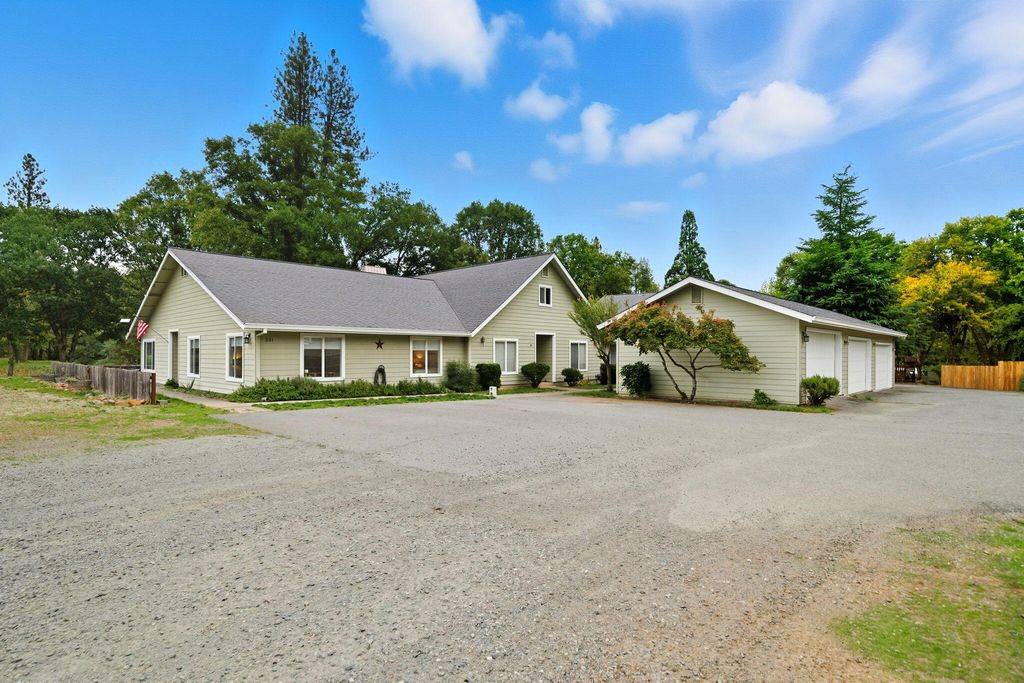 331 Fairway Drive, Weaverville, CA 96093