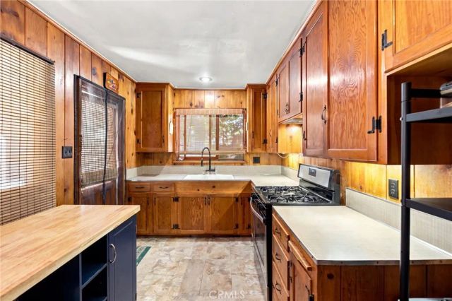 101 Weisshorn, Crestline, CA 92325