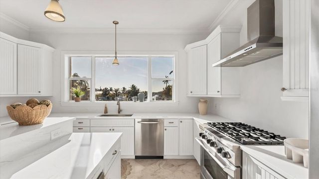 634 KEY ROYALE DRIVE, Holmes Beach, FL 34217