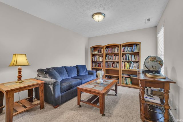 8 Kettle Circle, Lafayette, IN 47905