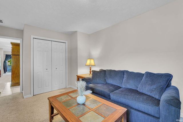 8 Kettle Circle, Lafayette, IN 47905