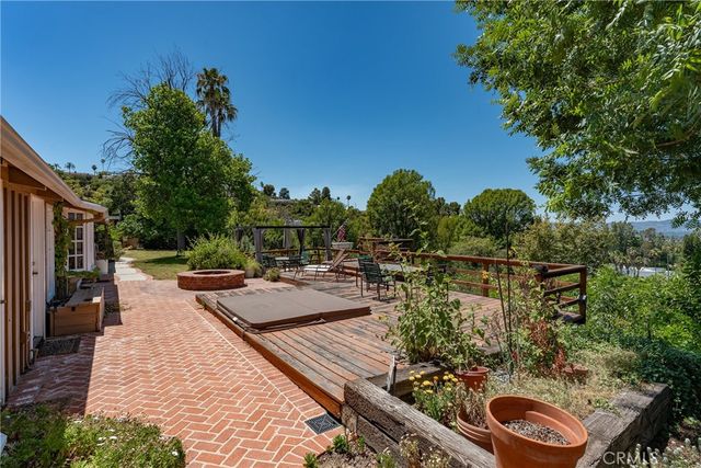 18070 Boris Drive, Encino, CA 91316