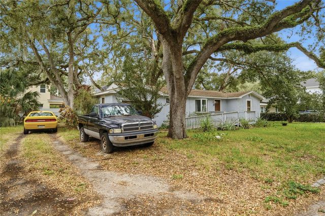 3204 W VILLA ROSA STREET, Tampa, FL 33611