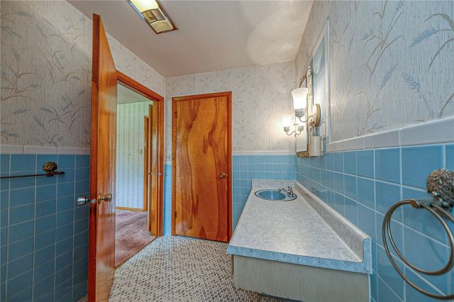145 Oakhill, Center Twp, PA 15001