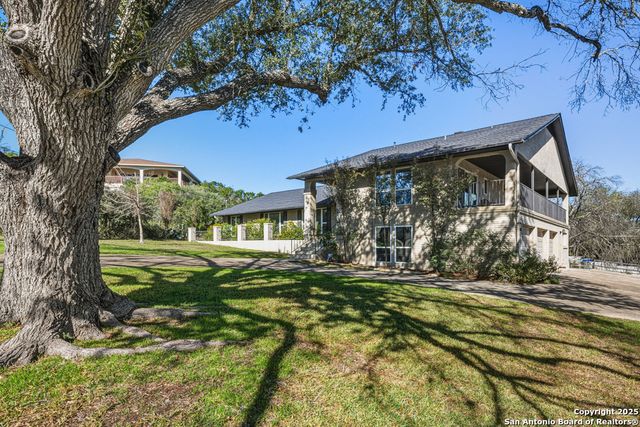 21 Royal Crest, New Braunfels, TX 78130