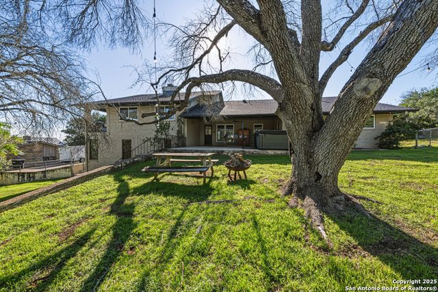 21 Royal Crest, New Braunfels, TX 78130