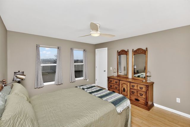8104 Lakeshore Drive, Dexter, IA 50070