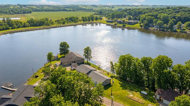 8104 Lakeshore Drive, Dexter, IA 50070