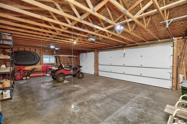 8104 Lakeshore Drive, Dexter, IA 50070