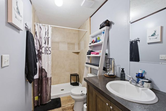 415 L E Junction Road, Winchester, KY 40391