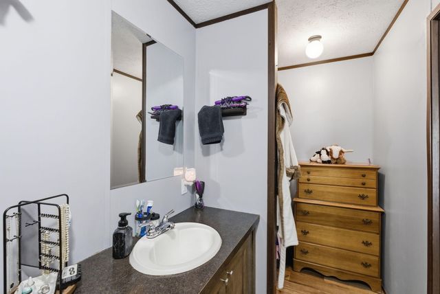 415 L E Junction Road, Winchester, KY 40391