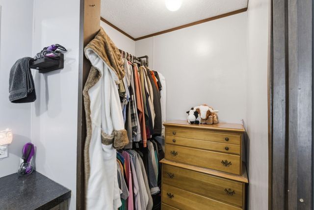 415 L E Junction Road, Winchester, KY 40391