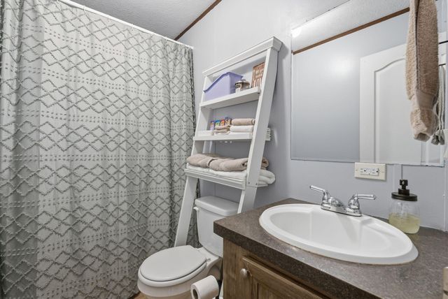 415 L E Junction Road, Winchester, KY 40391