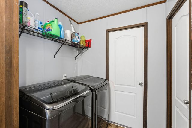 415 L E Junction Road, Winchester, KY 40391