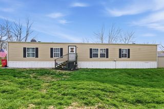 415 L E Junction Road, Winchester, KY 40391