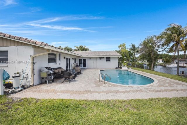 6121 SW 16th St, Plantation, FL 33317