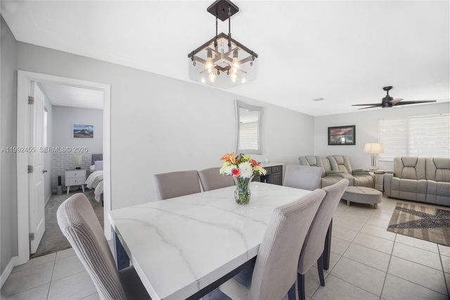 6121 SW 16th St, Plantation, FL 33317