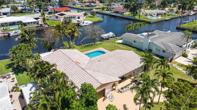 6121 SW 16th St, Plantation, FL 33317
