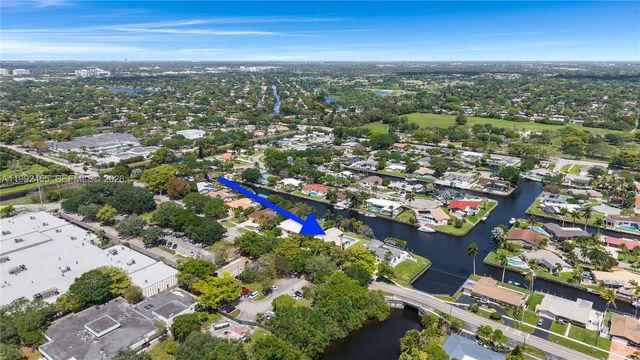 6121 SW 16th St, Plantation, FL 33317