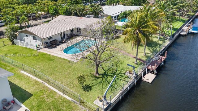 6121 SW 16th St, Plantation, FL 33317
