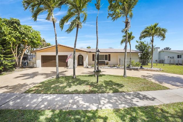6121 SW 16th St, Plantation, FL 33317