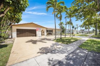 6121 SW 16th St, Plantation, FL 33317