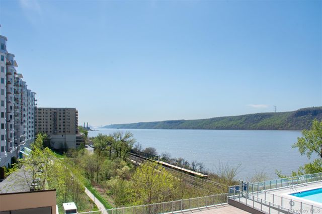 1155 Warburton Avenue 4L, Yonkers, NY 10701