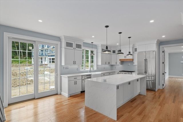 35 Shuttleworth, Dedham, MA 02026