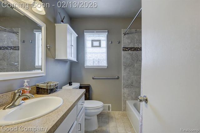 2863 Columbia Road, Berkley, MI 48072