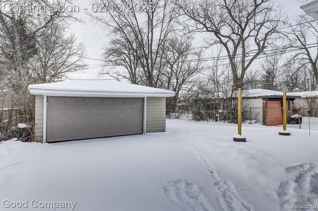 2863 Columbia Road, Berkley, MI 48072