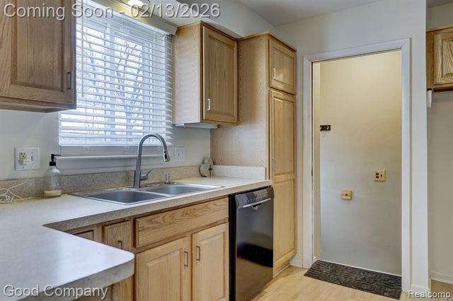 2863 Columbia Road, Berkley, MI 48072