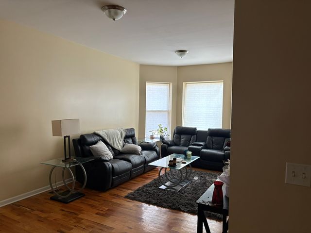 1527 E 66th Place, Chicago, IL 60637