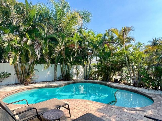 311 66TH STREET, Bradenton Beach, FL 34217