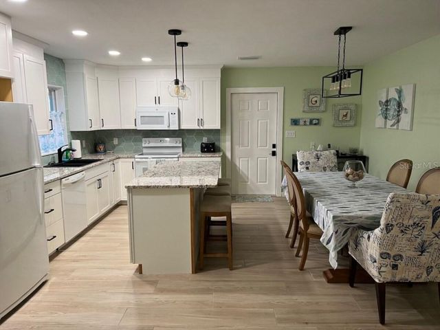311 66TH STREET, Bradenton Beach, FL 34217