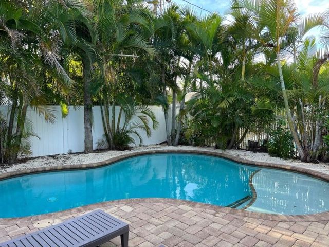 311 66TH STREET, Bradenton Beach, FL 34217