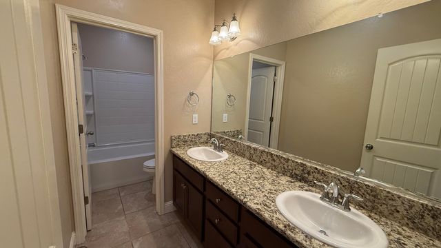 2315 N Elm Street, Visalia, CA 93291