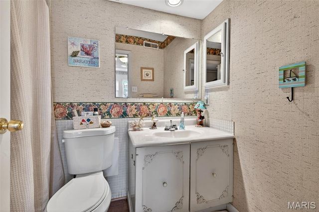 4294 Chateau De Ville Drive H, St Louis, MO 63129