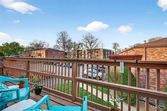 4294 Chateau De Ville Drive H, St Louis, MO 63129