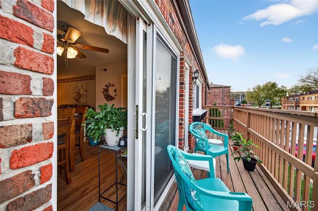 4294 Chateau De Ville Drive H, St Louis, MO 63129